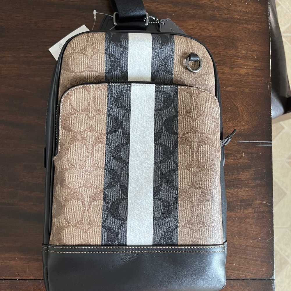 NWT COACH Graham Pack In Blocked Signature Canvas With Varsity Brown/Black
